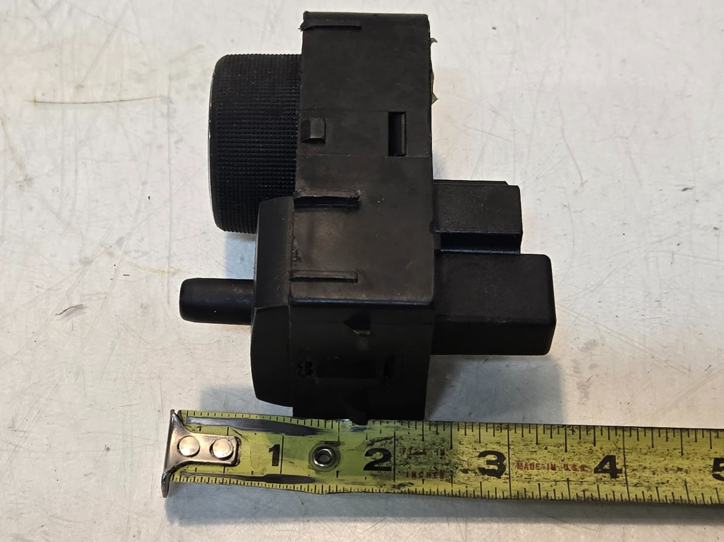 2 Quantity of Headlight Switches for GM 25858705 | 2585870533030929 (2 Qty)