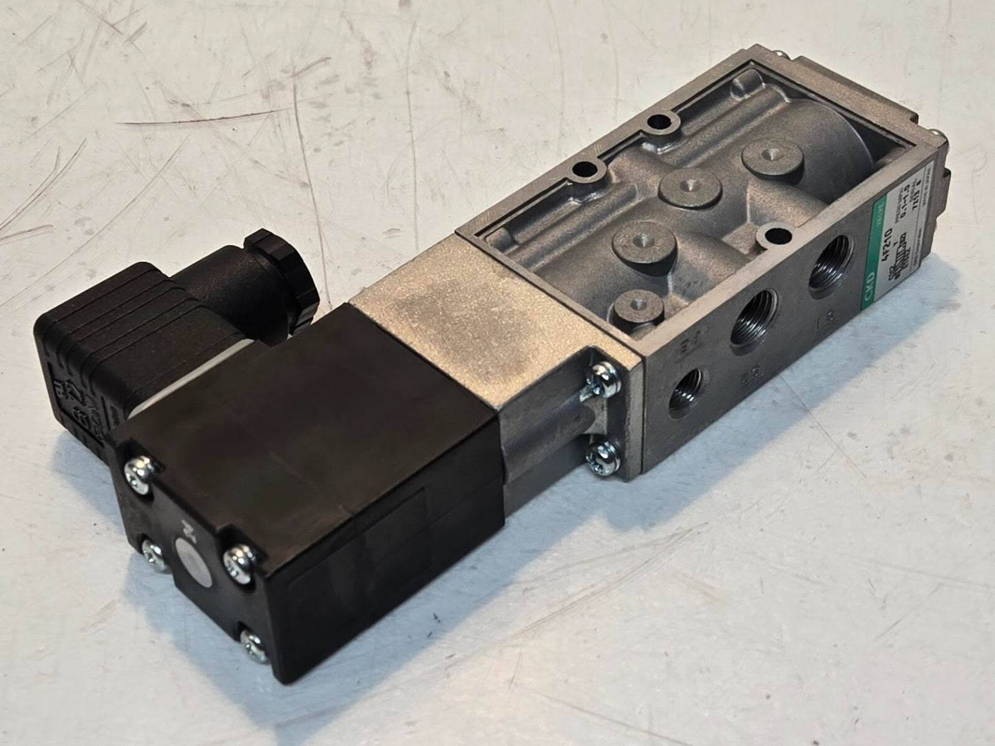 CKD 4F210-08 Pnuematic Solenoid Valve DC24V | 7Z13 G | 0.1-1.0 MPa | C1C2 E1SE2