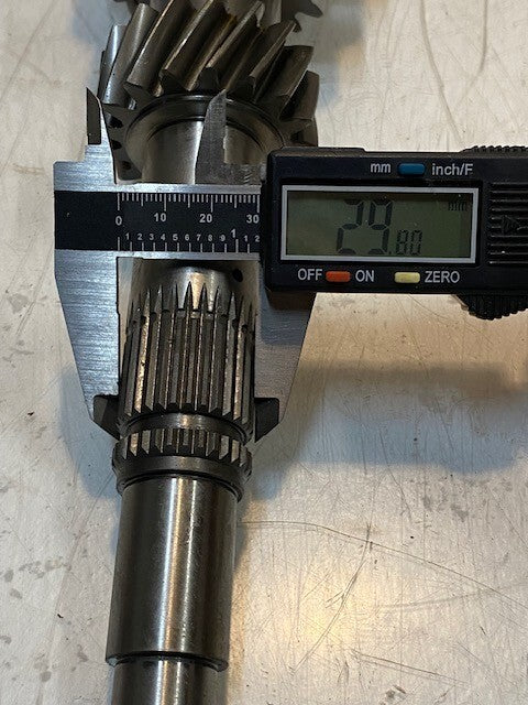 Manual Transmission Countershaft Cluster Gear 14" Long 38-Teeth OD 20mm End
