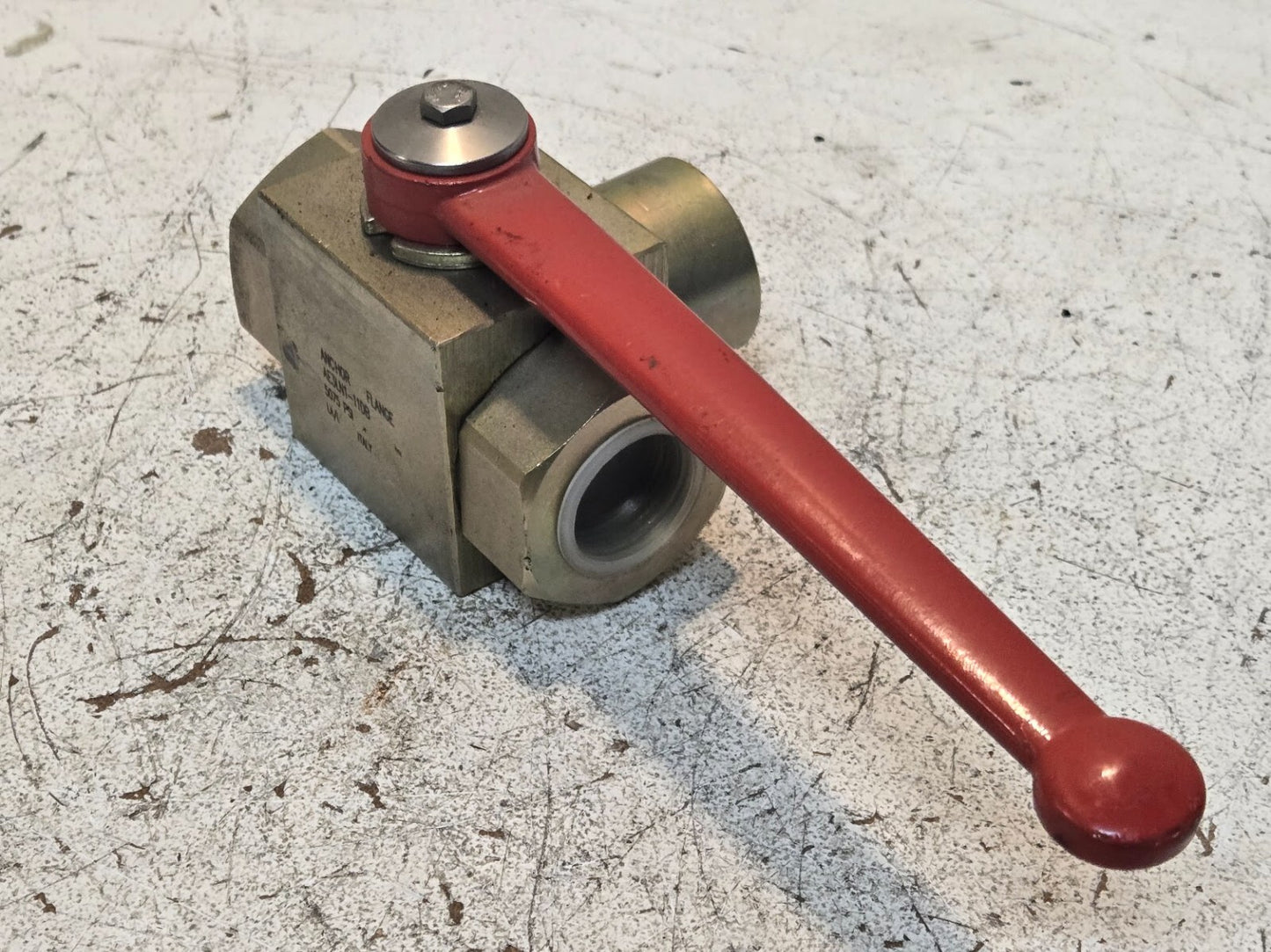 Anchor Flange 3-Way Block Body Threaded Valve AE3LN1-11DB | 5075 PSI