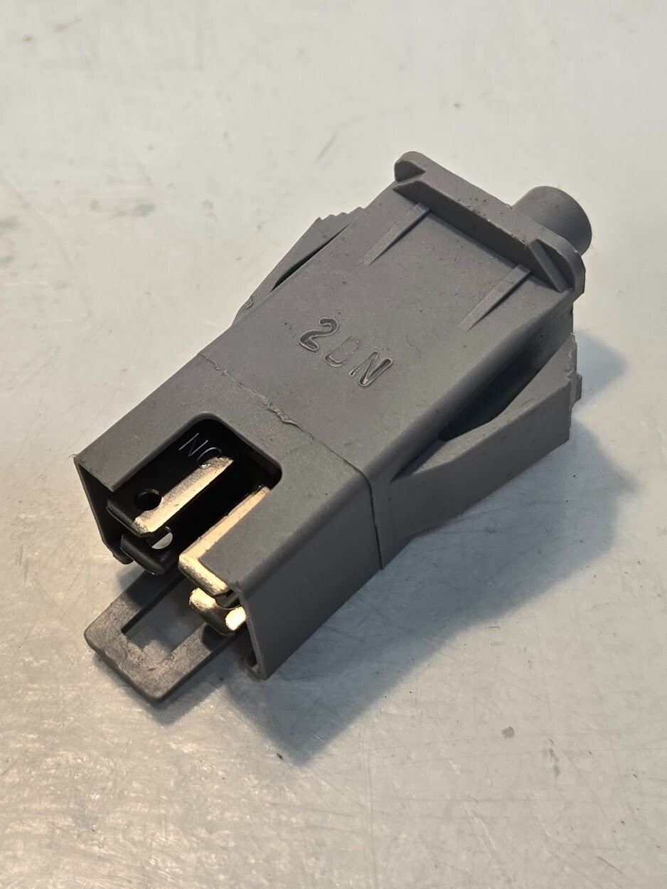 10 Quantity of Delta Systems 2BN Plunger Switches | 6700-01B (10 Quantity)