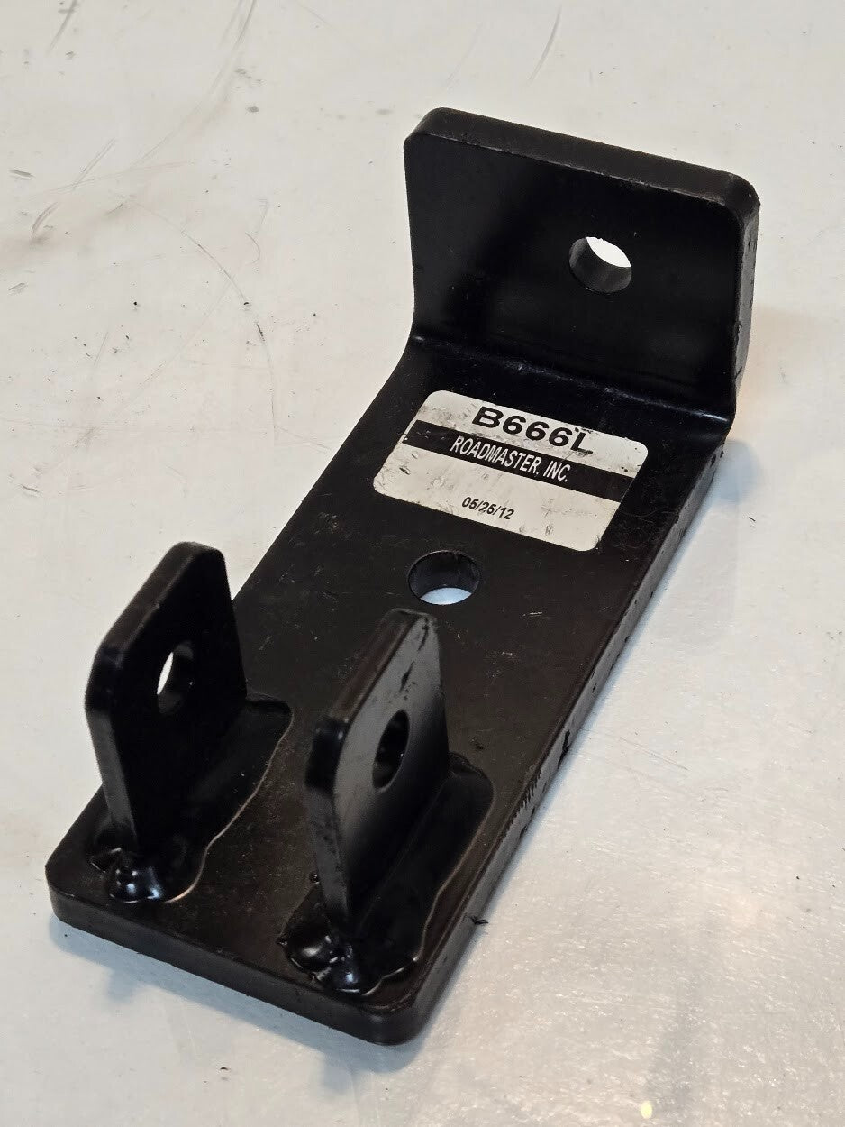 Roadmaster B666L Bracket for Sprinter Van | 6-1/4" x 2-3/4" x 2-1/2"