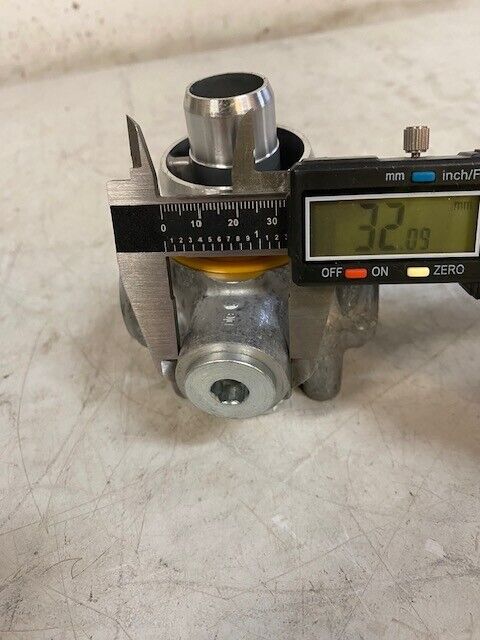 Donaldson P170773 Filter Head Assembly