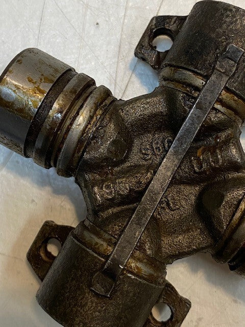 Spider Universal Joint S8C 1956 M 3-W | 3-3/4" L 3-1/2" W 29mm Ends