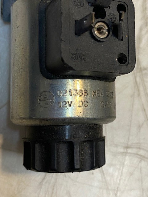 Rexroth R900567497 Hydraulic Double Solenoid Directional Valve 808825