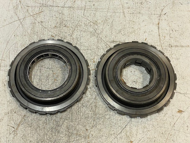 2 Qty of U74630A Center Supports 700R4/4L60E (2 Quantity)