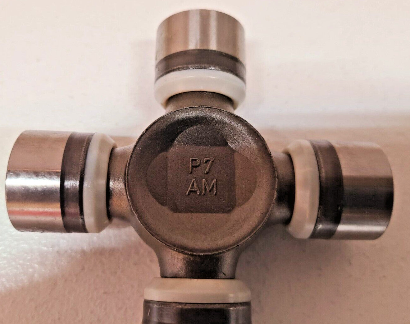 Genuine GM Rear Axle Universal Joint 89040243 SPR 539