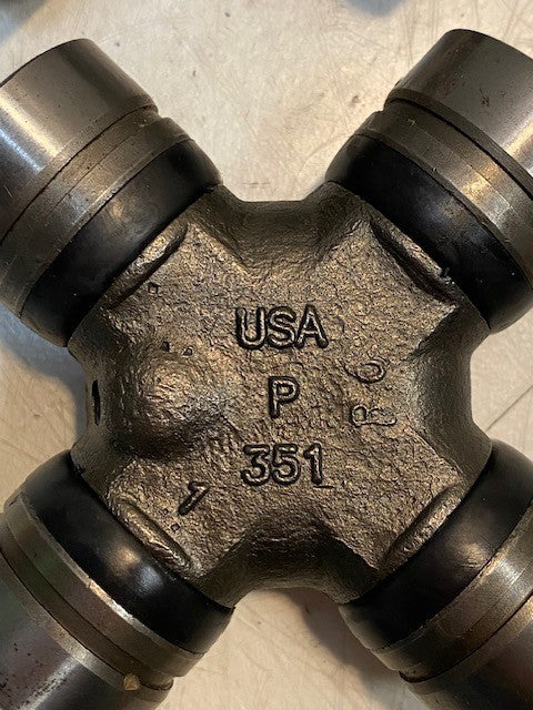 3 Quantity of USA P 351 Universal Joints 4" Wide 35mm End (3 Quantity)
