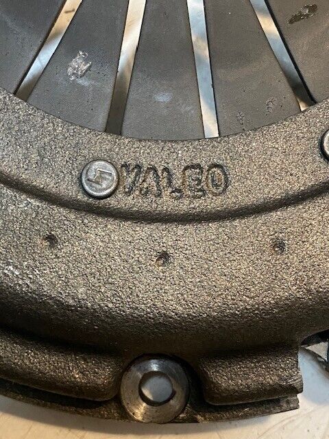 Valeo Clutch Pressure Plate Kit 167345 | 339874 | 81124 | 8301T21 | 3014691