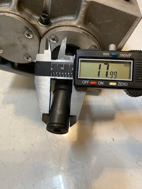 Right Angle Gearbox A080396 | 9" L 6-3/4" W 6-1/2" H 18mm Shaft 15mm Shaft