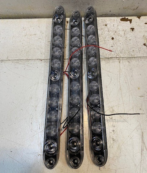 3 Quantity of Tecniq Inc Model T10 Trailer Lights Clear (3 Quantity)