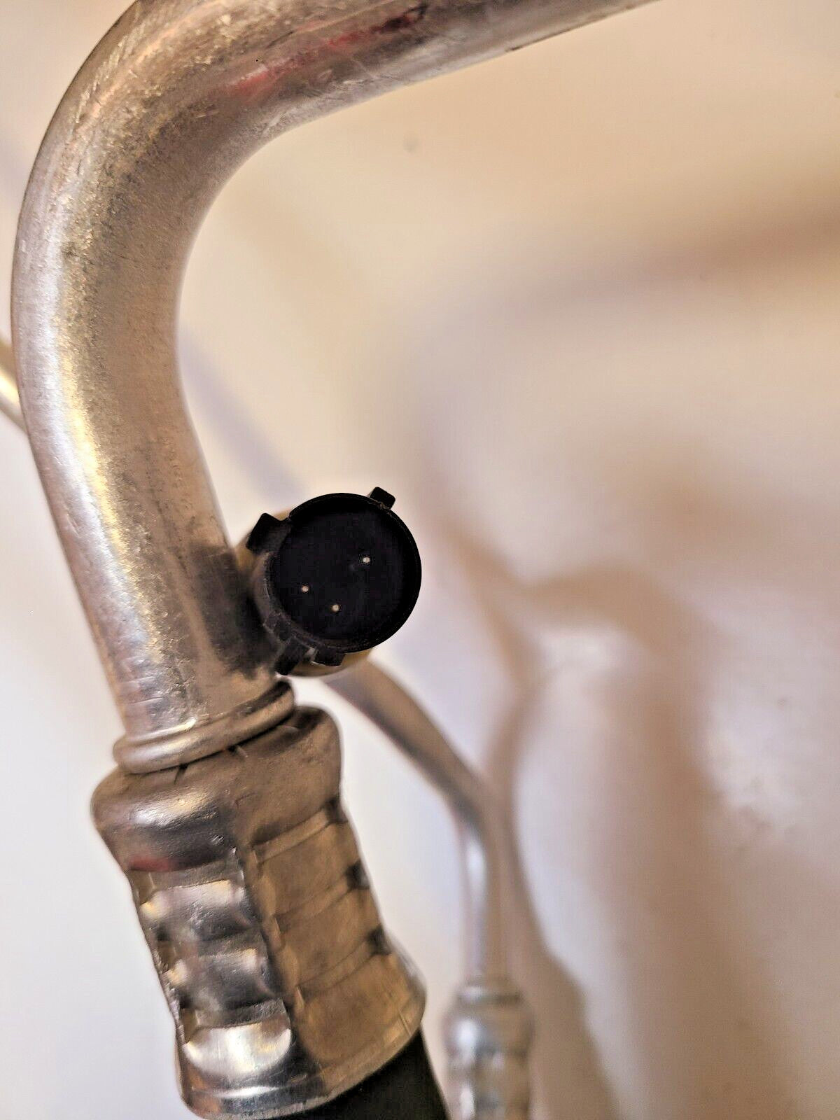 Air Conditioning Cooler Line Suction Hose Pipe 6804025AA | 42351D 352 12 1