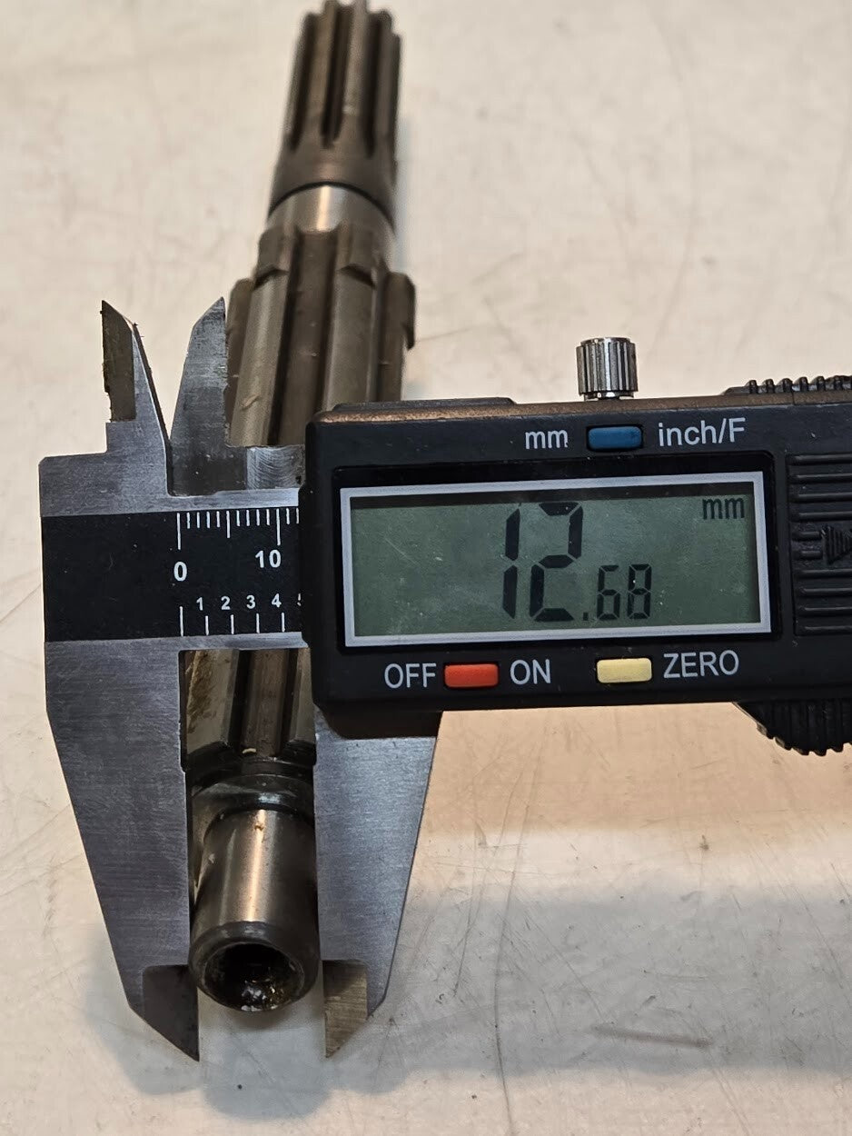 Transmission Input Shaft 8.5" Long | 6 Spline 25mm Shaft | 10 Spline 19mm Shaft