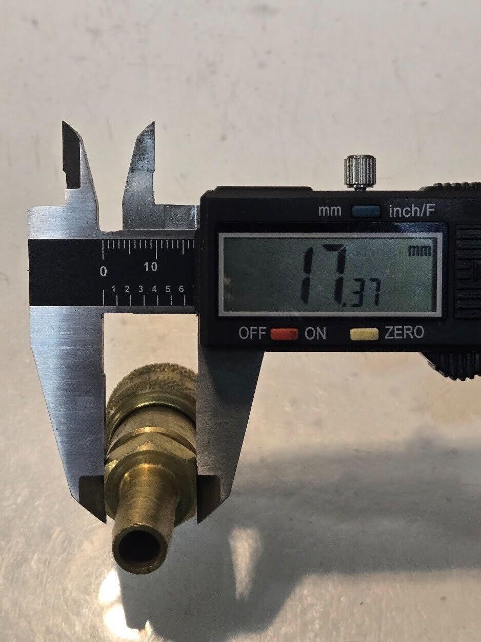 20 Quantity of Perfecting Coupling 850486 Series D Quick Connectors (20 Qty)