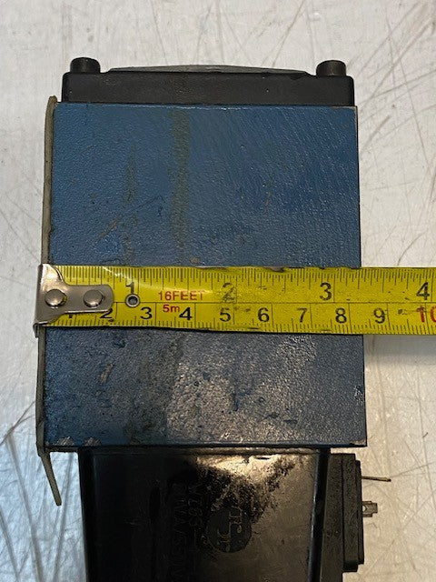 Rexroth 4WE10D31/CW110NZ4 Direct Operated Directional Spool Valve WZ65-4-L