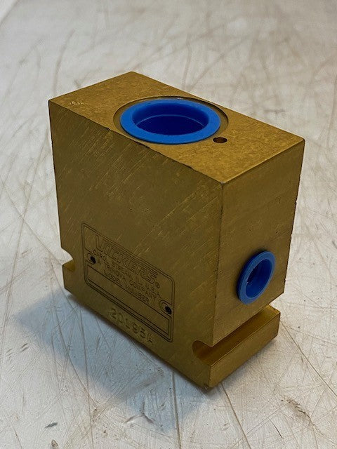 Vickers 20195A Shuttle Valve 2-1/2" x 2-1/2" x 1-1/8"