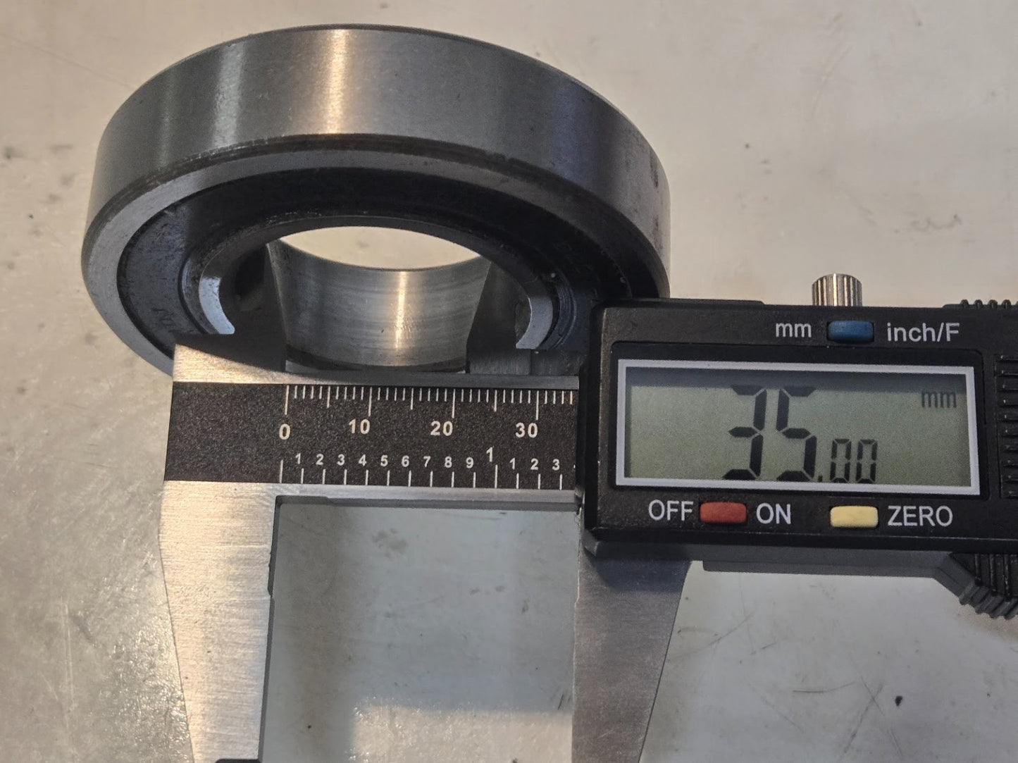 6 Quantity of MDJ Ball Bearings 6207-2RS | 72 mm OD x 35 mm Bore (6 Qty)