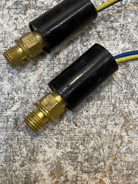 2 Qty of Oil Pressure Sensor Switch for John Deere RE212878 | 302R09 (2 Qty)