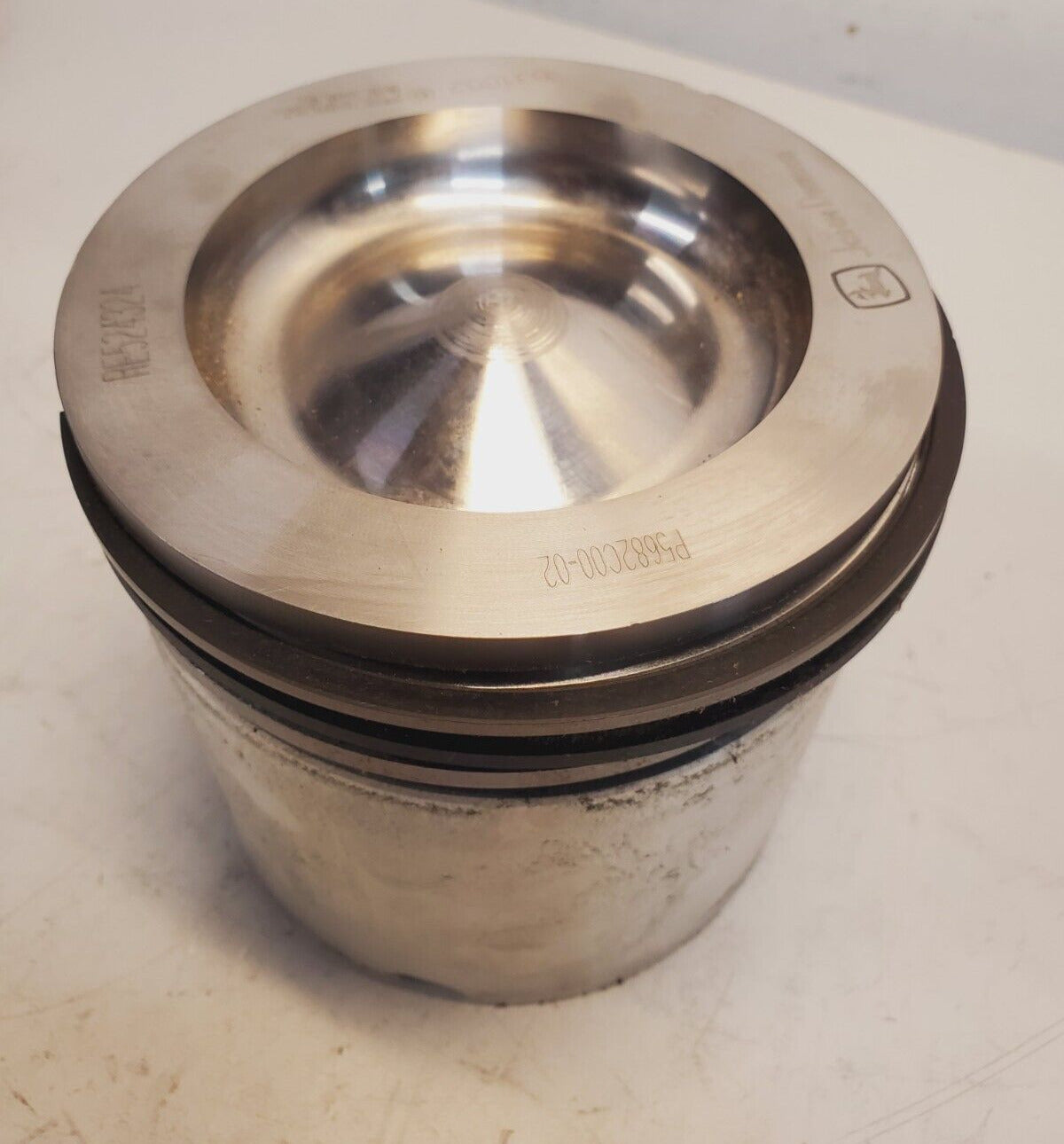 John Deere Piston w/ Rings & Cylinder R518451 | RE524324 | P5671 | P5682C00-02