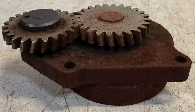 Diesel Engine Oil Pump Cast Metal With Two Drive Gears Heavy Equipment Motor