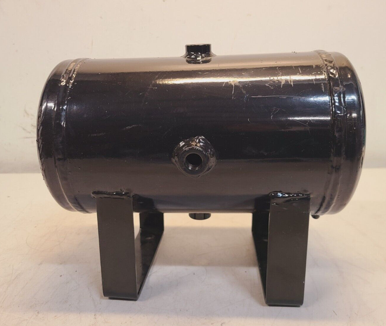 5 Port Air Tank Length 9.5" x Diameter 5.5" - Tank Measurements