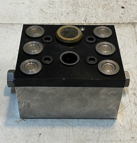 Staubli SPH 08 Hydraulic Manifold Block 5-1/4" Long 4-1/4" Wide 3" Tall