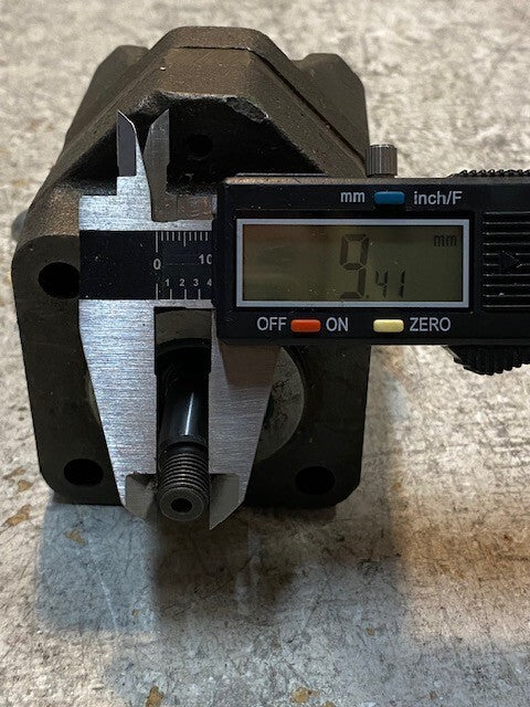 Hydraulic Rotary Gear Pump 9mm Thread 2-3/4" W 4-5/8" L 3-3/4" H