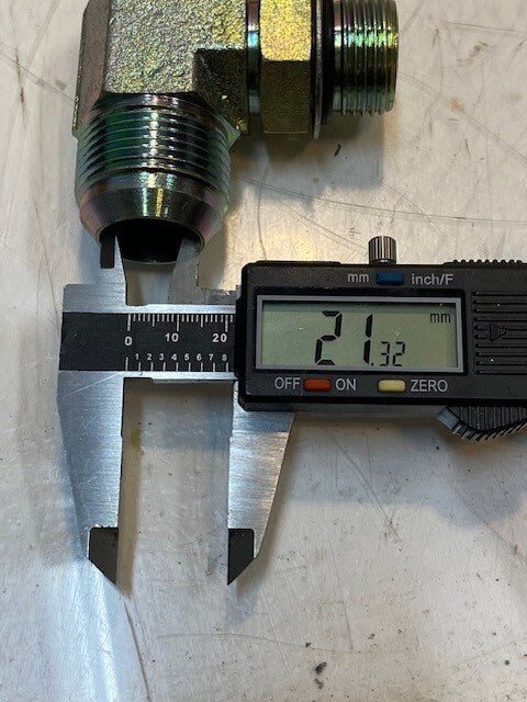 7 Quantity of 90 Degree Elbow Male Fittings 16 | 33mm Thread 27mm Thread (7 Qty)