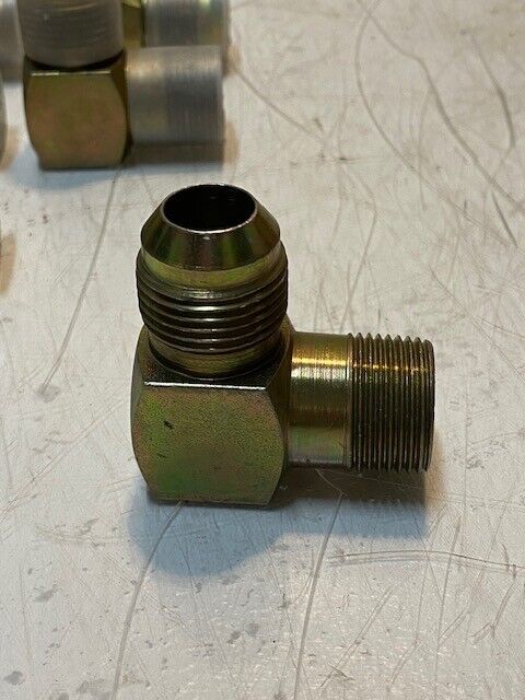 9 Quantity of 90 Degree Elbow Hydraulic Fittings 26mm Thread 17mm ID 15mm Nipple