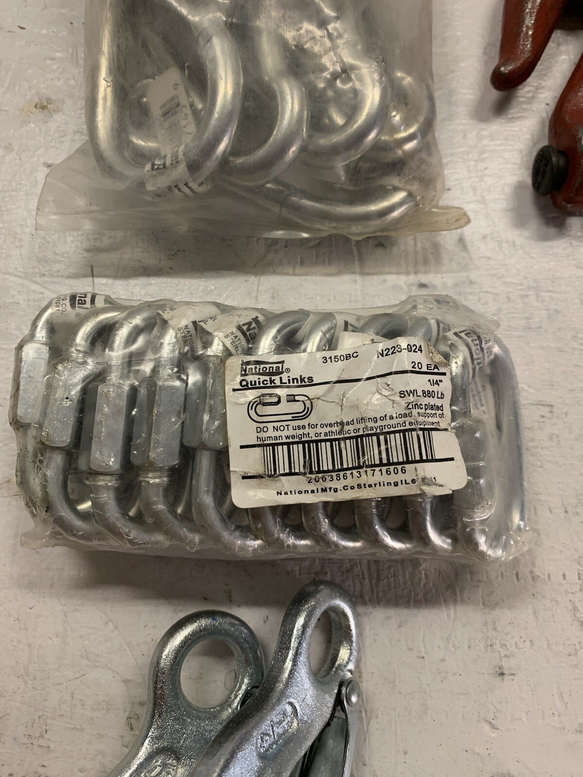 39 Eye Slip Hooks, Quick Links, and Spring Snaps N223-024 / N222-893 / T9100524