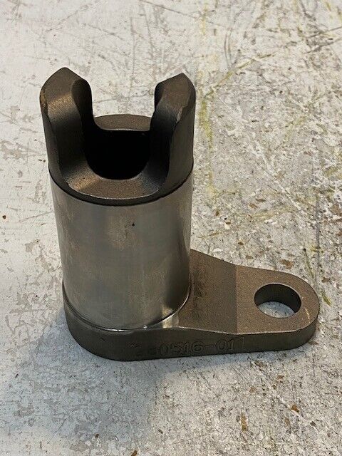 DAF Coupling 260516-01 33mm Bore 21mm Smaller Bore 4-3/4" H 4-5/8" W 2-1/4" D