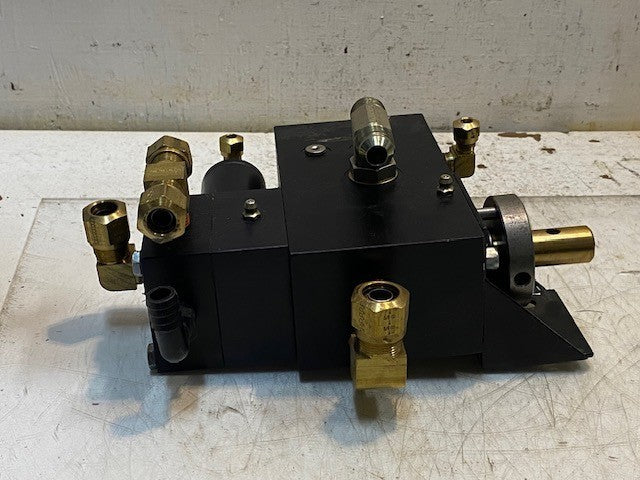 Hydraulic Semi-Trailer Master Valve 8" L x 10" W x 4-1/2" H