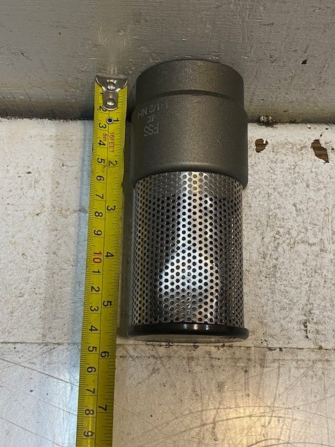 FSS Barrel Strainer with Foot Valve 1-1/2 NH 5-1/2" Tall 47mm ID