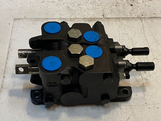 Hydraulic 2-Spool Control Valve 222627 | 17B0 | 293670 | E3000SRC | 406110