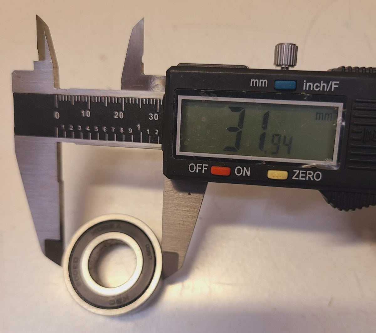 10 Quantity of KBC Radial Bearings 6002D (10 Qty)