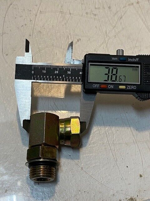 11 Quantity of 90 Degree Hydraulic Swivel Adapters 48mm L 39mm W 19mm Thread