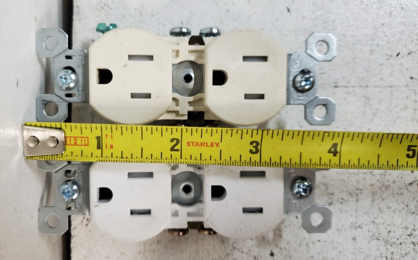 50 Qty. of P&S Tamper Resistant Receptacles Outlet 3232TR (50 Qty)