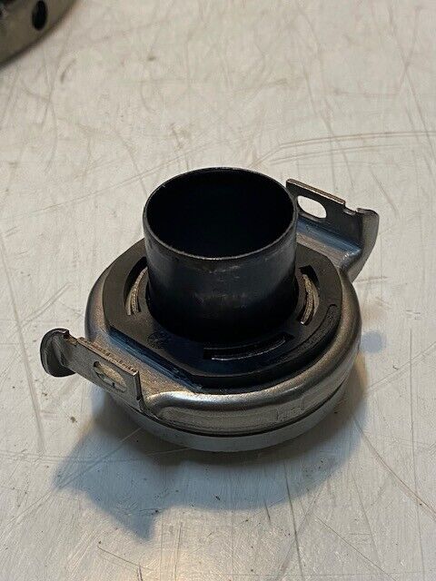 Valeo Clutch Pressure Plate Kit 167345 | 339874 | 81124 | 8301T21 | 3014691