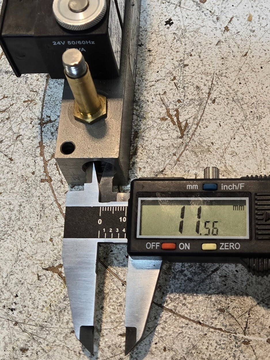 CFA Manifold Block and Solenoids 95-211N205-41 | 1/4" Pipe | 203 PSI | 24VAC 5W