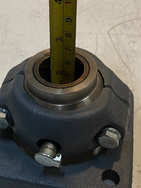MFG Co. 4-Bolt Pillow Block Flange Bearing 4-1/4" W 2-1/2" H 30mm Bore