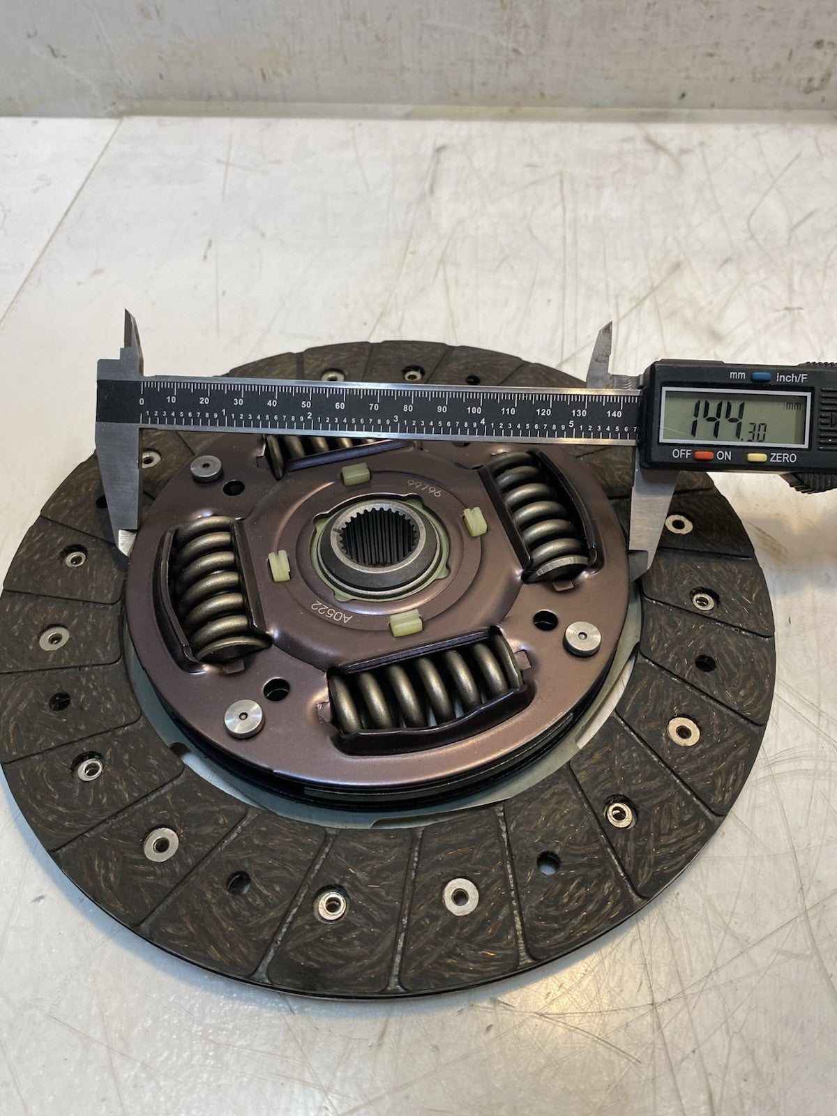 2 Qty of AMS Automotive Clutch Discs 99796, A0522, 22mm Bore 28-Spline (2 Qty)