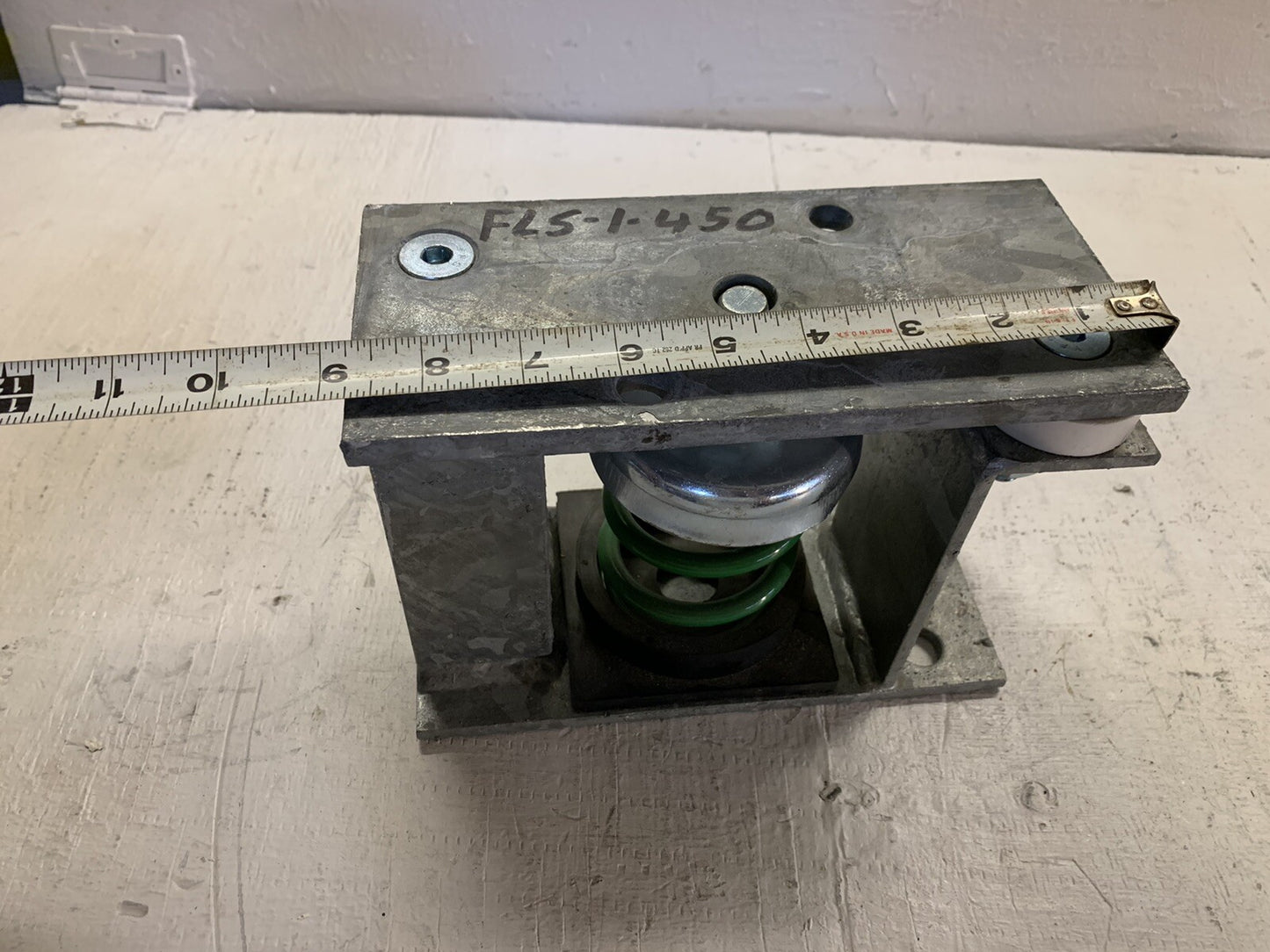 Vibro Acoustics Vibration Isolation And Restraint System FLS-1-450 Green