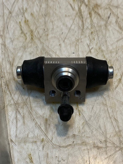 Knott 44015 Wheel Brake Cylinder Replacement 200004268 | Z10D08G03