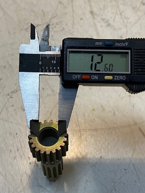 4 Quantity of Side Gear Pinion Shafts 2-1/2" Long 19-Spline 12-Spline (4 Qty)