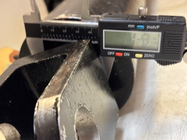 John Deere Hydraulic Cylinder 27" Length 4" Cylinder | T-88464 | TJB-119