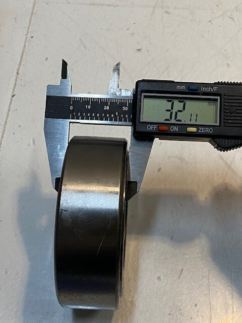 IKO Cam Follower Needle Roller Bearing NART50VUUR 90mm OD 50mm Bore 32mm Thick