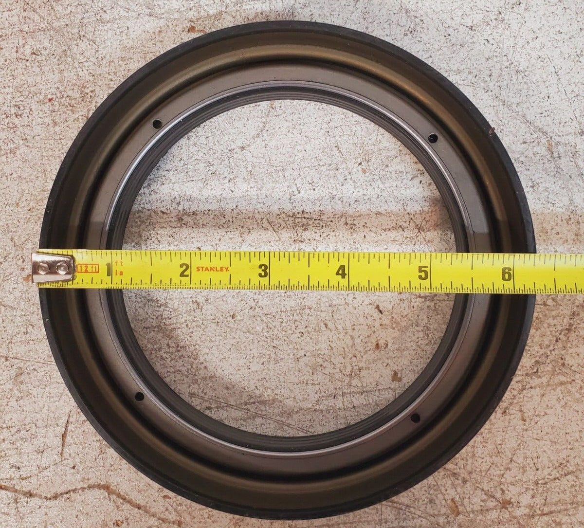 4 Quantity of E-Barrier Drive Wheel Seals 809 | 47692/393-0273/861 (4Qty)