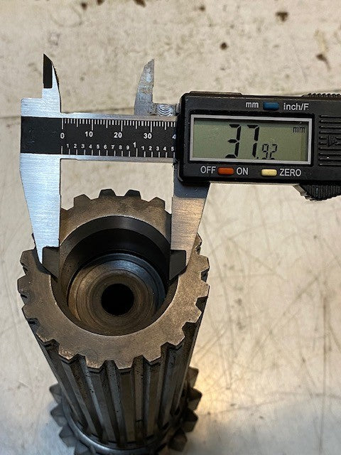 Sun Planetary Gear Prop Shaft Pinion Shaft 11" L 20-Teeth 93mm Big End 66mm End