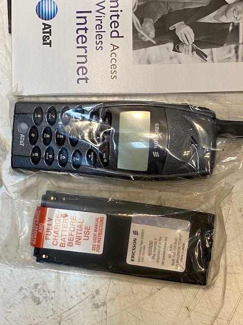 Vintage Ericsson R280LX Grey Cell Phone w/ Accessories