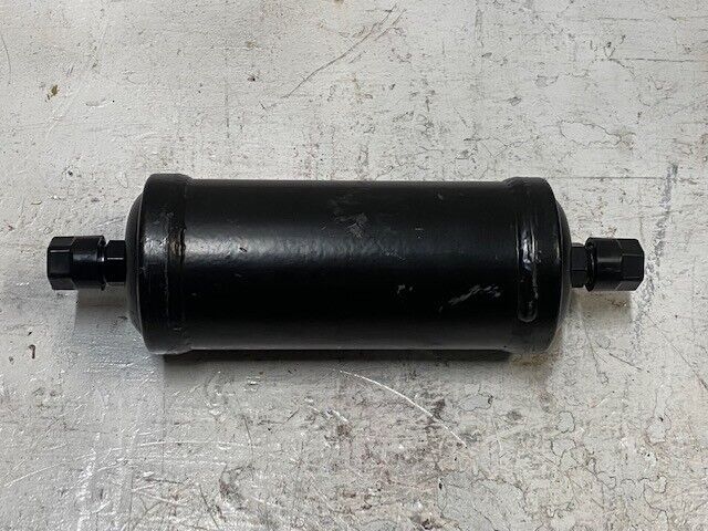 Black Filter Receiver Drier 10-1/2" Length 3-1/4" Wide GH09 P110027 3/4